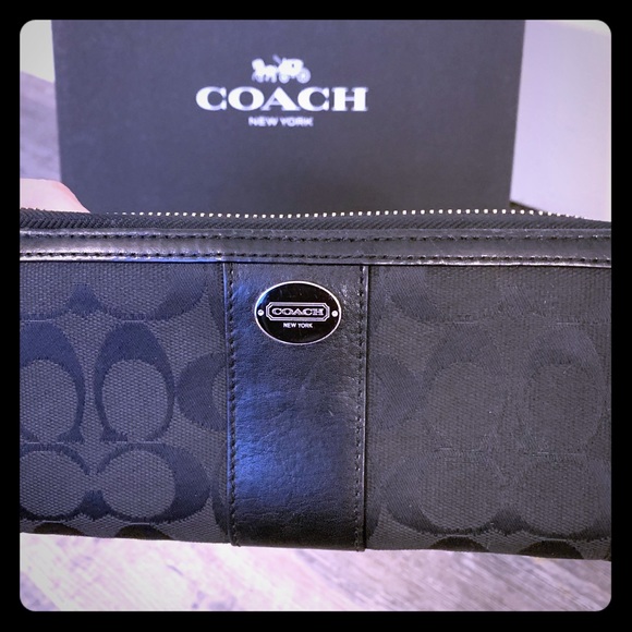Coach Handbags - Coach wallet